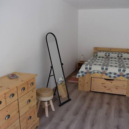 Appartement Neuf Et Independant Dans Rez-De-Villa Vallauris Buitenkant foto