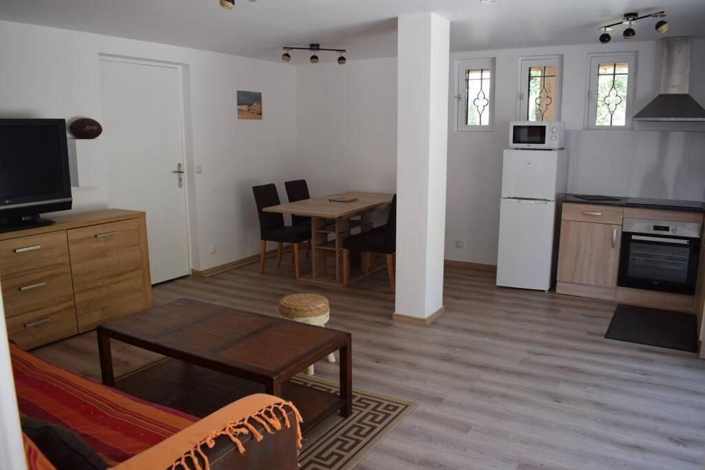 Appartement Neuf Et Independant Dans Rez-De-Villa Vallauris Buitenkant foto